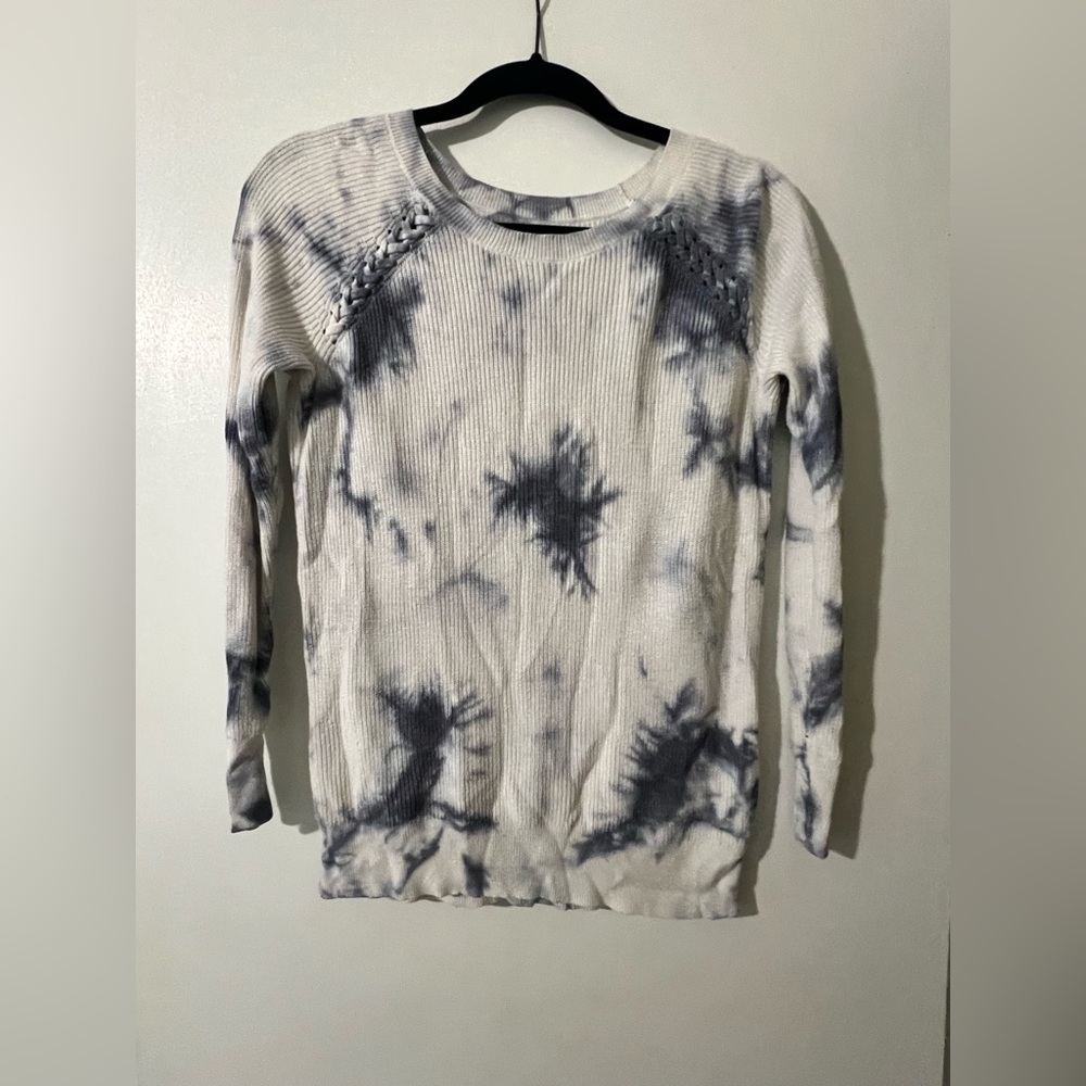 American Eagle Outfitters Blue and White Tie Dye Knit Sweater - S